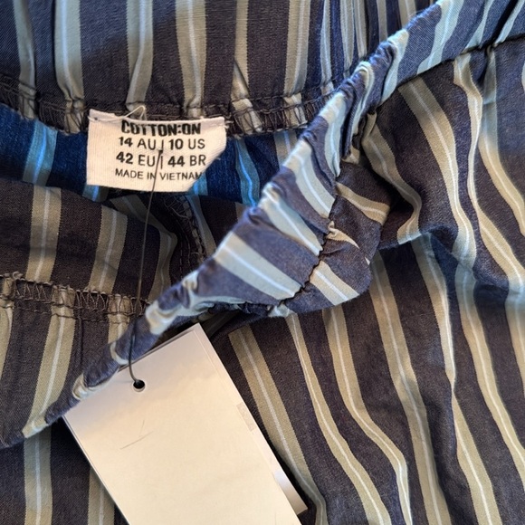 Cotton On Striped Blue and tan Women's Shorts NWT 10 - Picture 4 of 8